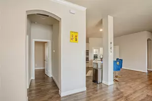 4301 Meadow Hawk Dr, Arlington, TX 76005 - Photo 6