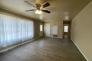 10 Pershing Dr, Denison, TX 75020 - Photo 4