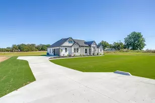 200 Sweetgrass Dr, Poolville, TX 76487 - Photo 2