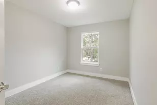 724 W Walker St, Denison, TX 75020 - Photo 10