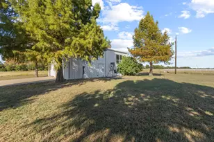 300 County Rd 27100, Honey Grove, TX 75446 - Photo 20