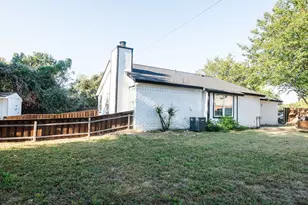 7324 Hyde Ct, Fort Worth, TX 76112 - Photo 4