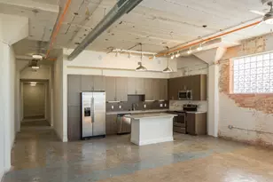 801 W Vickery Blvd, Fort Worth, TX 76104 - Photo 2