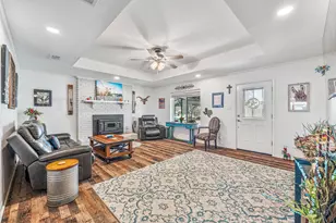 919 S Ave N, Clifton, TX 76634 - Photo 4