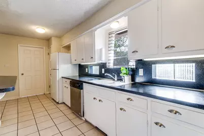 8060 Woodhue Road, Dallas, TX 75228 - Photo 16