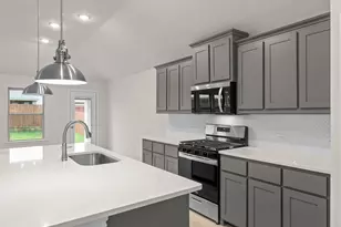 1903 Seminole Dr, Cleburne, TX 76033 - Photo 8