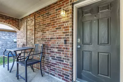 821 Glenndon Drive, Fort Worth, TX 76120 - Photo 4