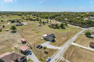 206 E Arbor Ct, Springtown, TX 76082 - Photo 34