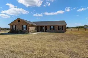 206 E Arbor Ct, Springtown, TX 76082 - Photo 1