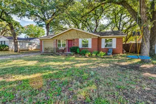 803 Clover Park Dr, Arlington, TX 76013 - Photo 2