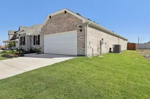 4005 Austin Dr, Farmersville, TX 75442 - Photo 2