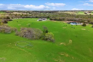 812 McKenzie Rd, Tioga, TX 76271 - Photo 36