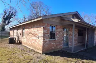 124 N Imperial Dr, Denison, TX 75020 - Photo 2