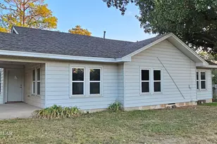 407 Pecan St, Clyde, TX 79510 - Photo 4