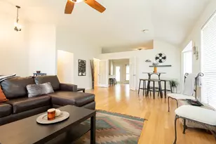 1040 Monarch Dr, Lewisville, TX 75067 - Photo 4