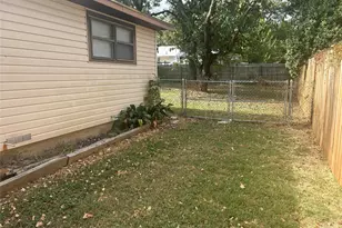 811 S Avenue H, Clifton, TX 76634 - Photo 12