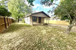 811 S Avenue H, Clifton, TX 76634 - Photo 1