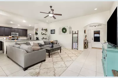 528 Meadow Springs Drive, Glenn Heights, TX 75154 - Photo 4