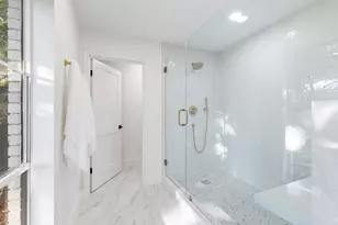 12151 Crestline Ave, Dallas, TX 75244 - Photo 20