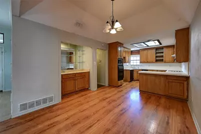 8208 Willow Glen Court, Fort Worth, TX 76134 - Photo 8