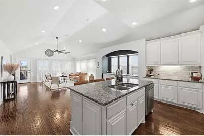 553 Harvest Grove Drive, Waxahachie, TX 75165 - Photo 12