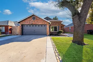 10137 Chapel Ridge Dr, Fort Worth, TX 76116 - Photo 2