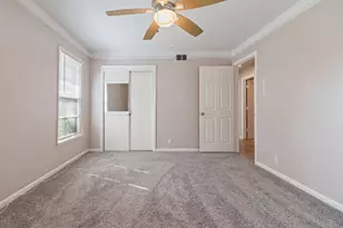 127 W Cedar St, Hurst, TX 76053 - Photo 16