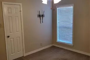 2010 Cloisters Dr, Arlington, TX 76011 - Photo 18