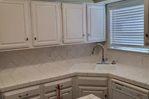 2010 Cloisters Dr, Arlington, TX 76011 - Photo 6