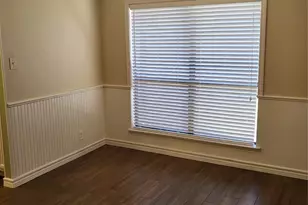 2010 Cloisters Dr, Arlington, TX 76011 - Photo 4