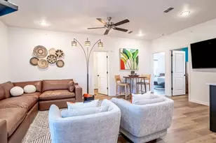 1215 E Beaconsfield Ln, Arlington, TX 76011 - Photo 2