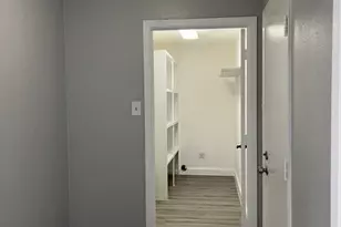 2529 Syracuse Dr, Irving, TX 75062 - Photo 8