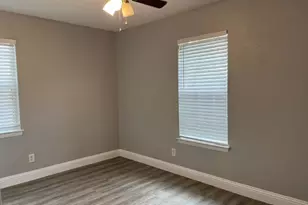 2529 Syracuse Dr, Irving, TX 75062 - Photo 12