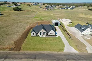 1017 Paradise Pkwy, Poolville, TX 76487 - Photo 2