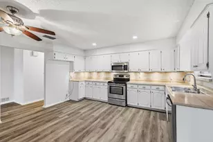 1130 Woodrow Dr, Lewisville, TX 75067 - Photo 16