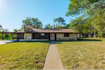201 NW 31st Street, Mineral Wells, TX 76067 - Photo 2