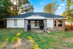 316 Coral Reef St, Gun Barrel City, TX 75156 - Photo 2