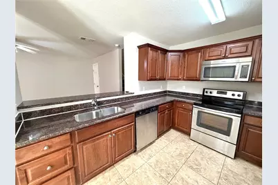 2337 Bloomfield Drive, Arlington, TX 76012 - Photo 4