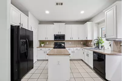 2026 Klondike Street, Grand Prairie, TX 75050 - Photo 10