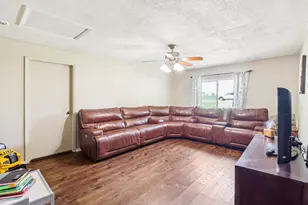 131 Carol Ln, Red Oak, TX 75154 - Photo 10