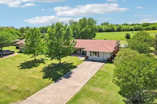 131 Carol Ln, Red Oak, TX 75154 - Photo 1