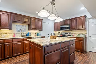 734 Kiowa Dr W, Lake Kiowa, TX 76240 - Photo 10