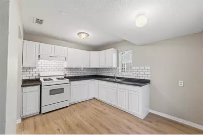 1110 17th Street, Grand Prairie, TX 75050 - Photo 10