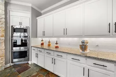 3810 Raintree Drive, Flower Mound, TX 75022 - Photo 14