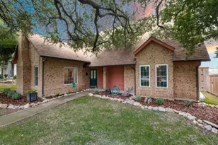 8430 Flower Meadow Dr, Dallas, TX 75243 - Photo 2