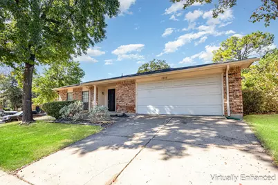 2808 Treeview Drive, Arlington, TX 76016 - Photo 2