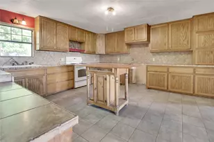 319 Green Acres Rd, Weatherford, TX 76088 - Photo 4