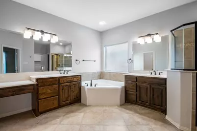 556 Bretts Way, Burleson, TX 76028 - Photo 18