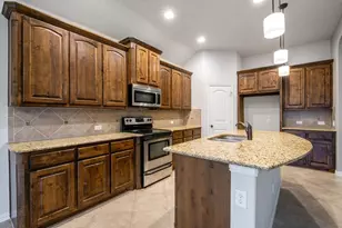 556 Bretts Way, Burleson, TX 76028 - Photo 10