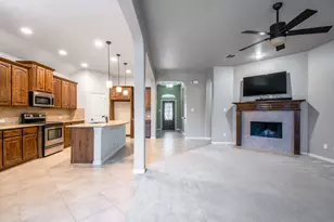 556 Bretts Way, Burleson, TX 76028 - Photo 12